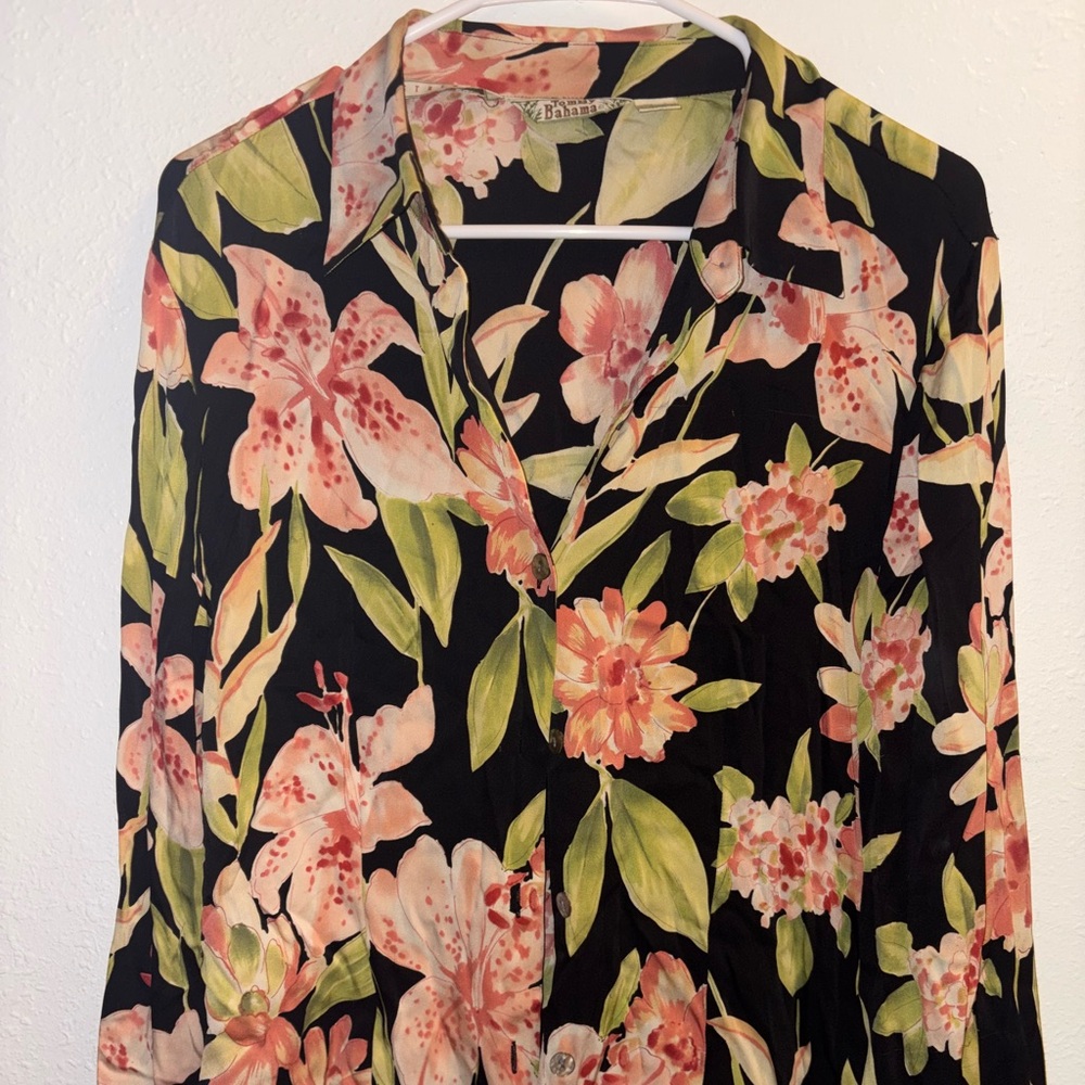 Tommy Bahama tropical vacation Floral Blouse